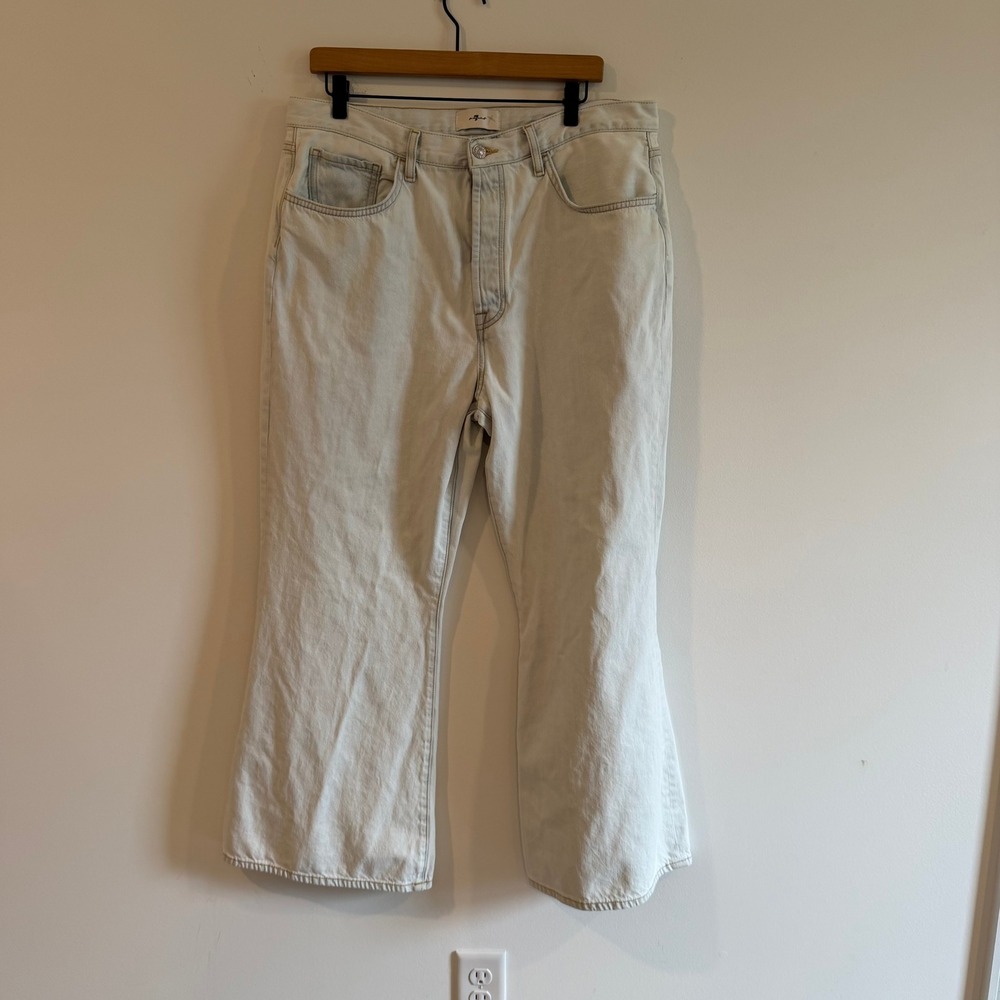 7 For All Mankind High Waisted EAsy Flare Jeans Light Wash Button Fly Denim 32